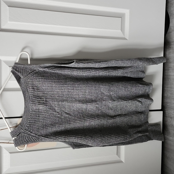 Off the shoulder knitting sweater - Picture 3 of 3